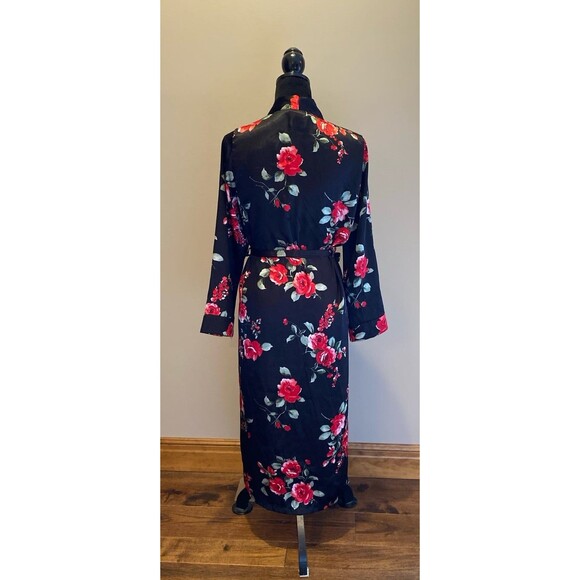 Apt. 9 Womens Robe Sz XS Black with Red Roses Tie Waist Silky Feel Sexy Lingerie - Picture 4 of 8